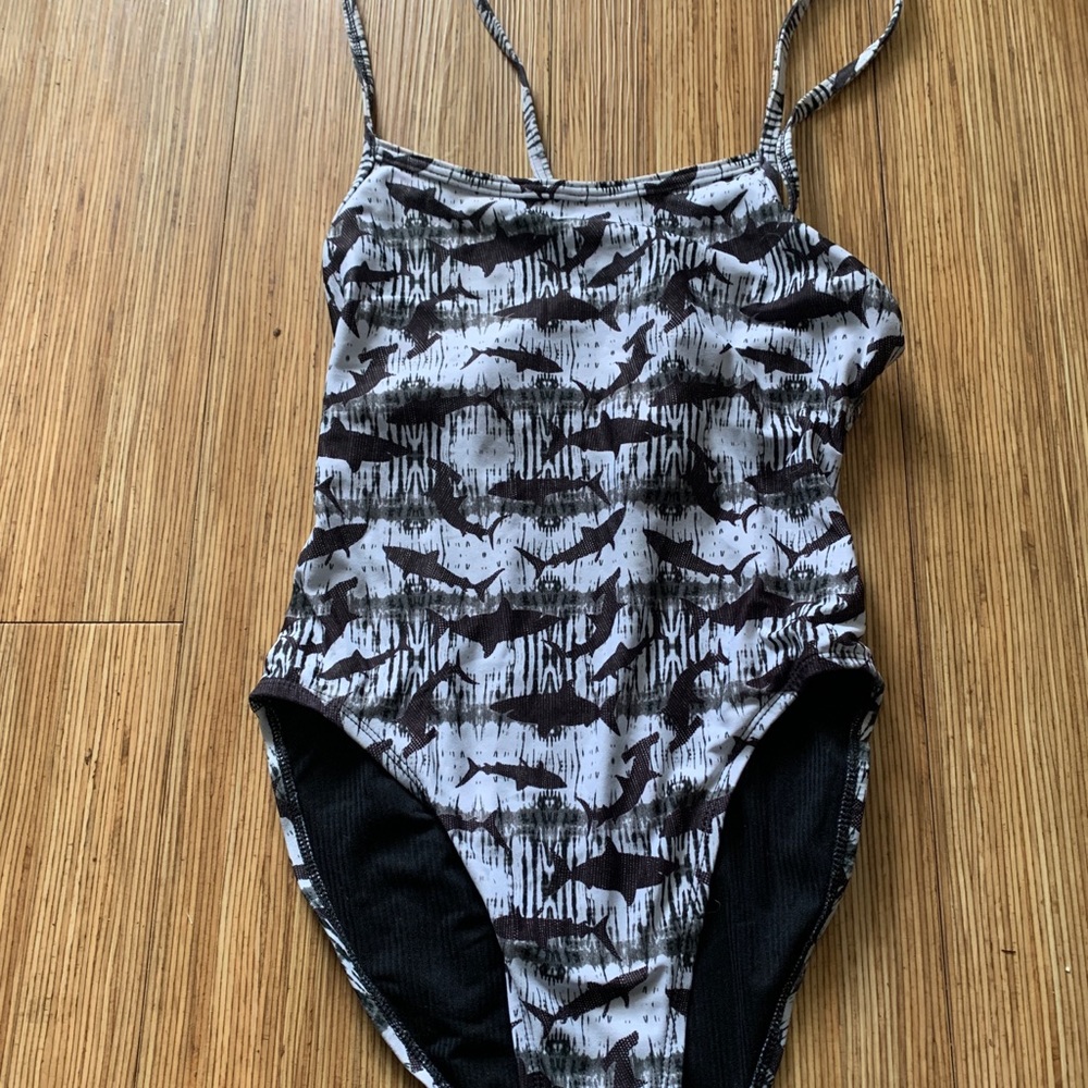 Jolyn tie-back Dayno onesie size 30
